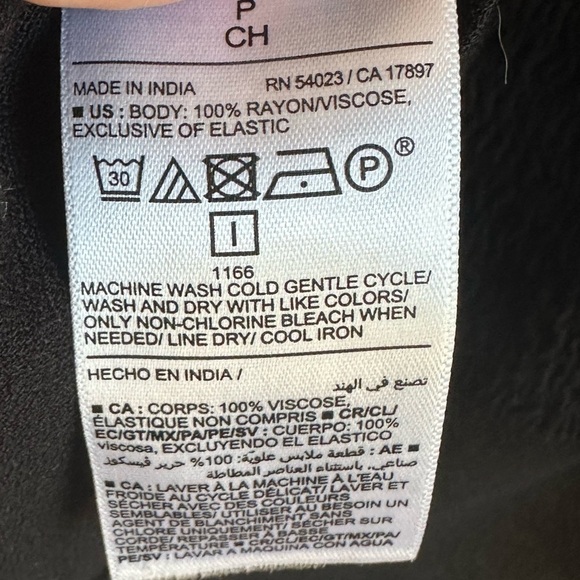 Old Navy Square Neck Peasant Black Blouse with Smocked Back Sz S - Picture 11 of 12